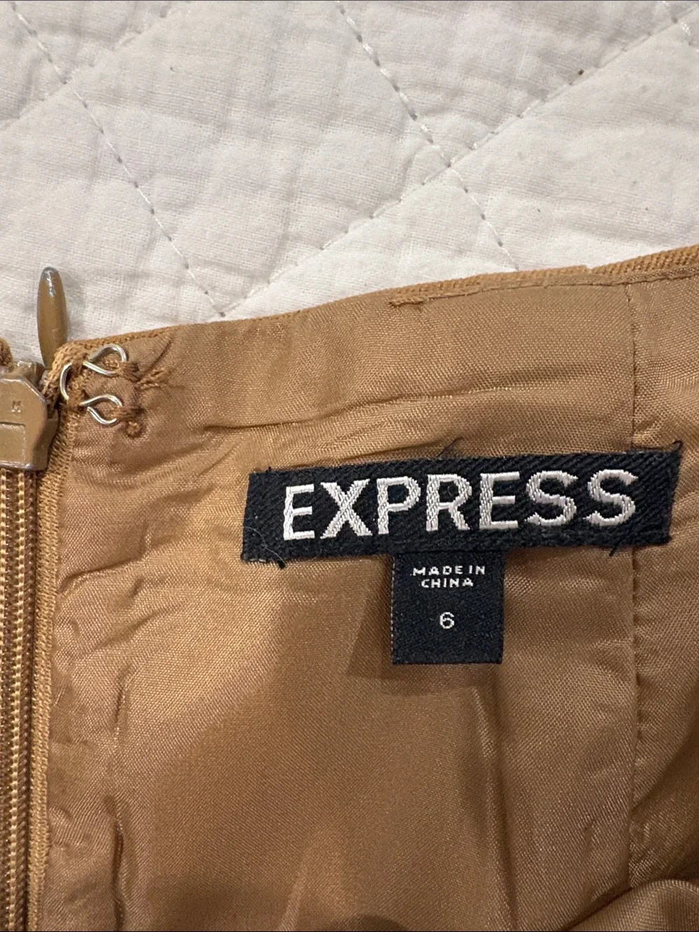 EXPRESS SZ 6 Classic Camel Pencil Skirt - Women's Tailored Skirt, Lined, Slit